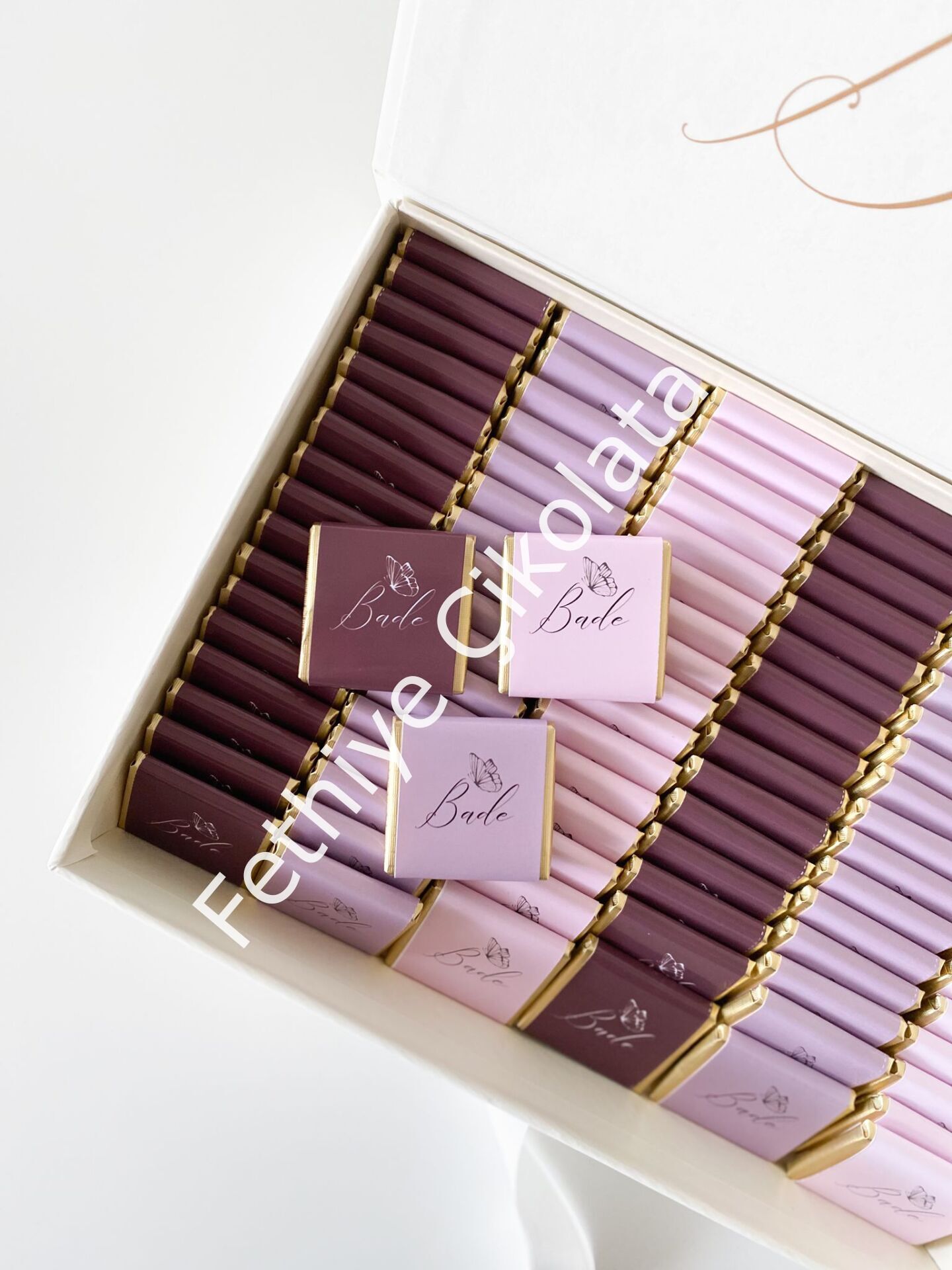 Mukavva Kurdeleli Dekoratif Çikolata Kutusu