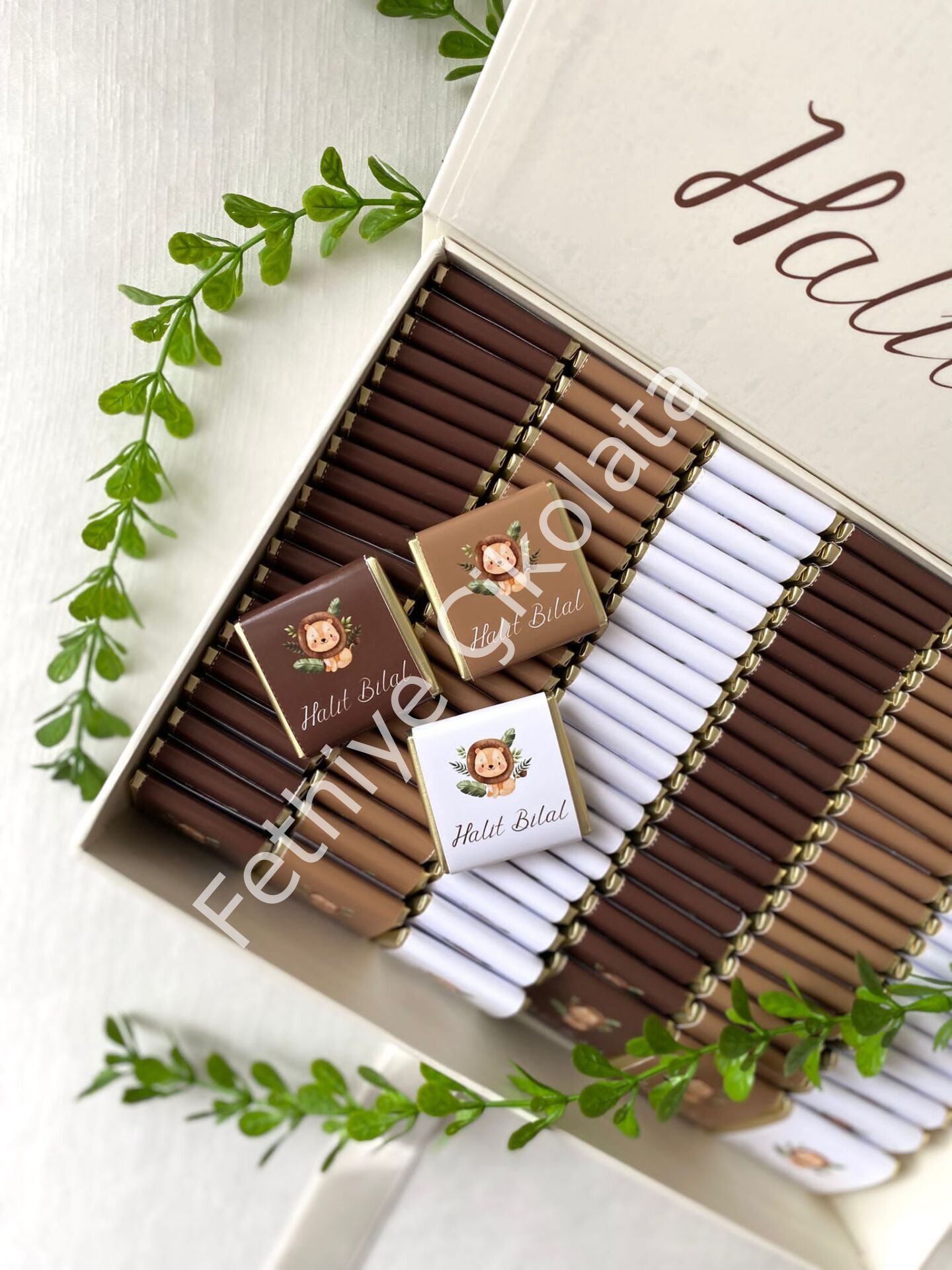 Mukavva Kurdeleli Dekoratif Çikolata Kutusu