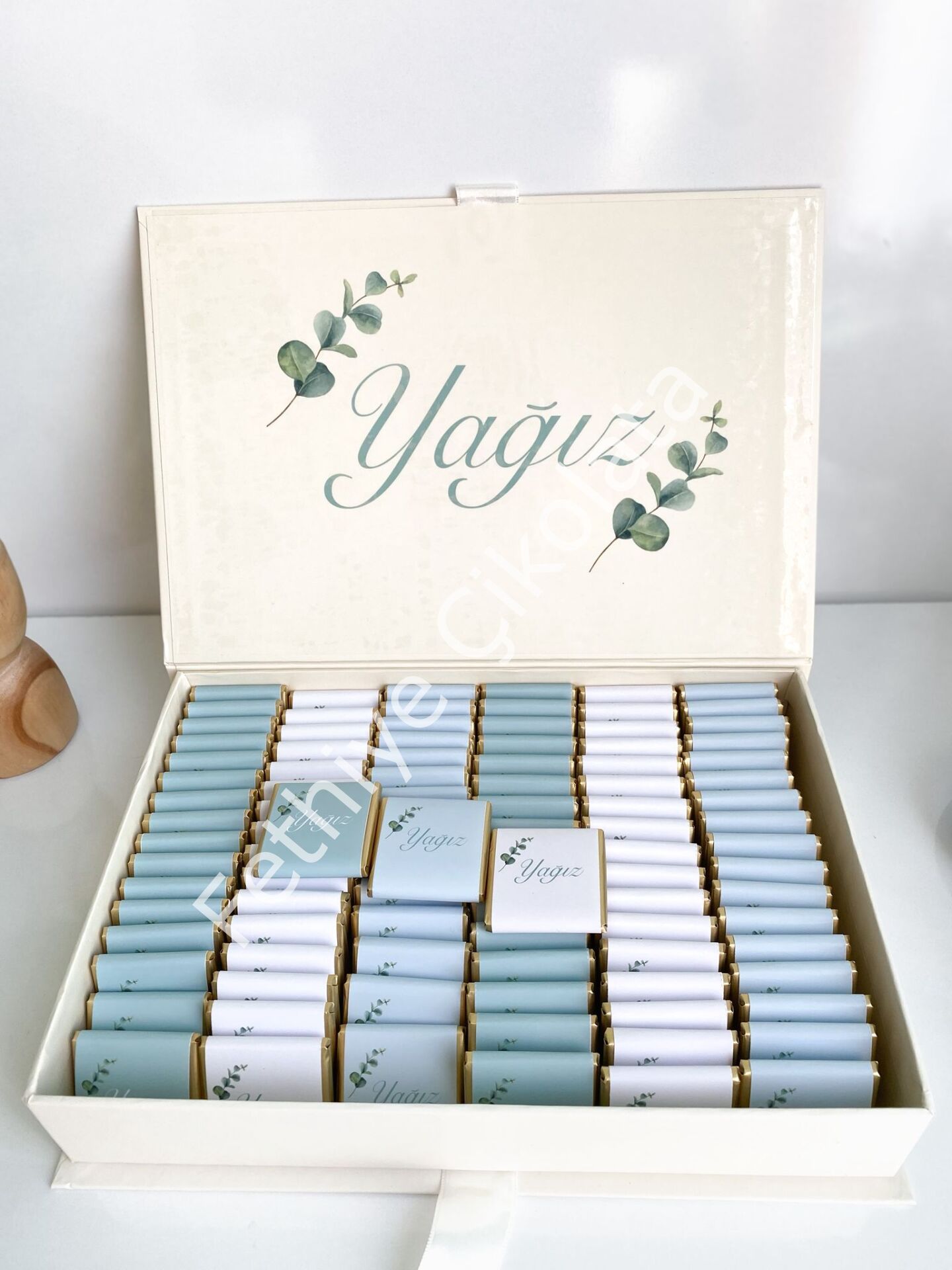 Mukavva Kurdeleli Dekoratif Çikolata Kutusu