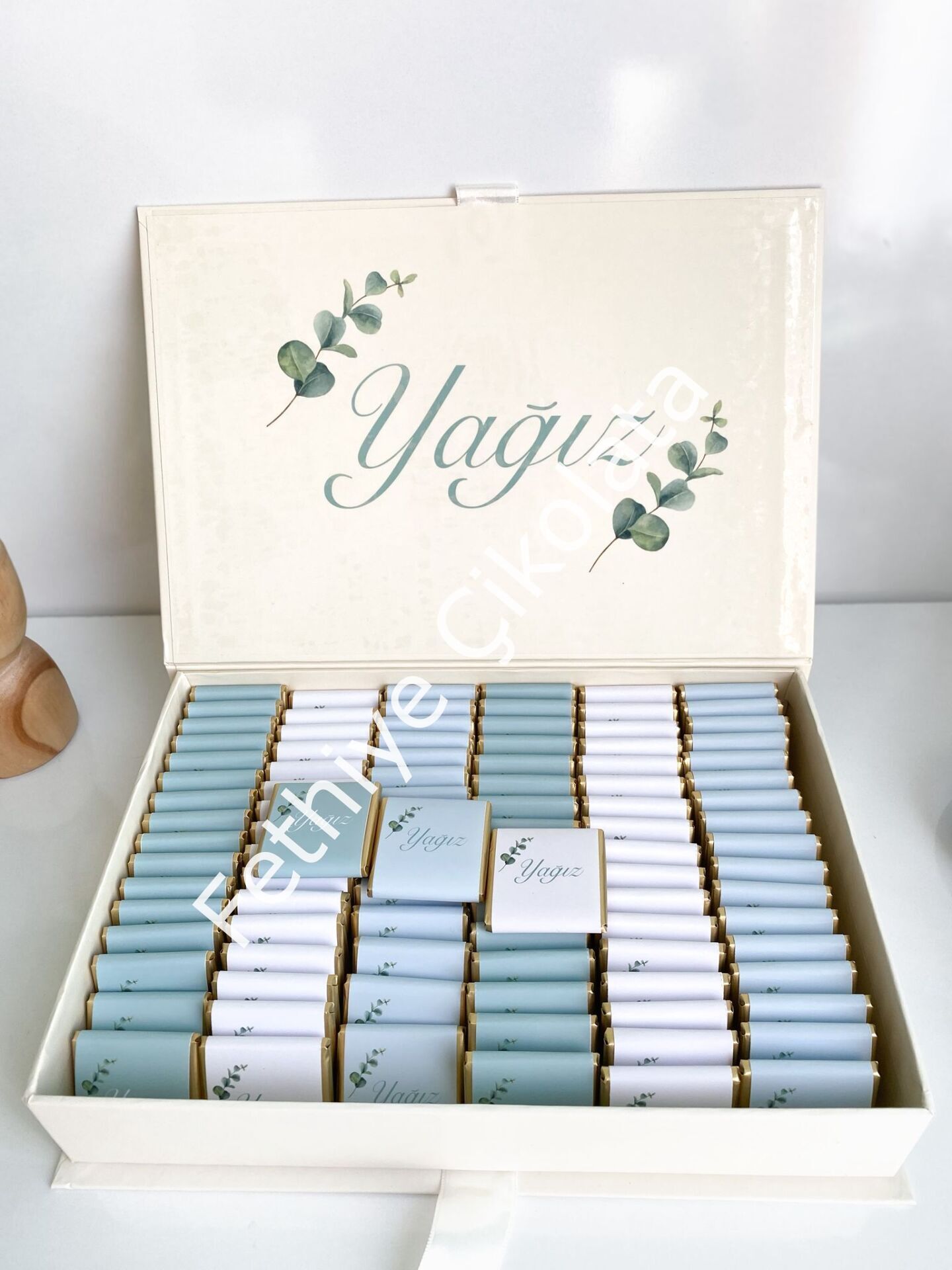 Mukavva Kurdeleli Dekoratif Çikolata Kutusu