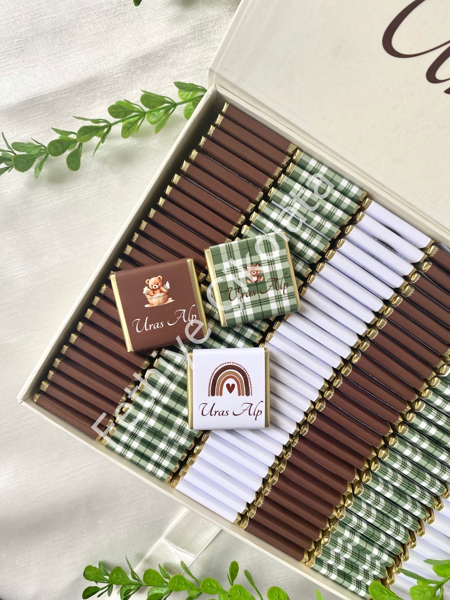 Mukavva Kurdeleli Dekoratif Çikolata Kutusu