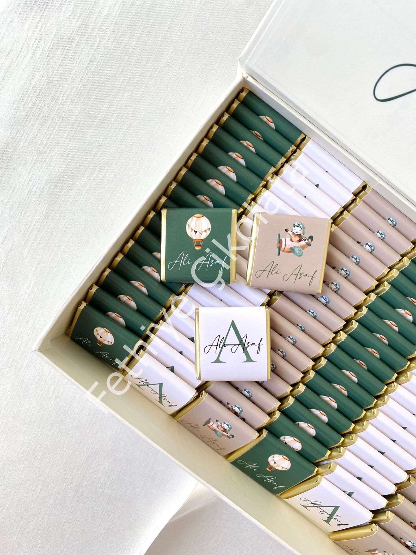 Mukavva Kurdeleli Dekoratif Çikolata Kutusu