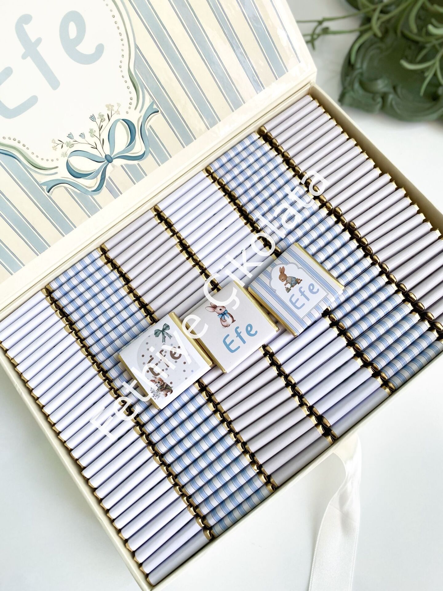 Mukavva Kurdeleli Dekoratif Çikolata Kutusu