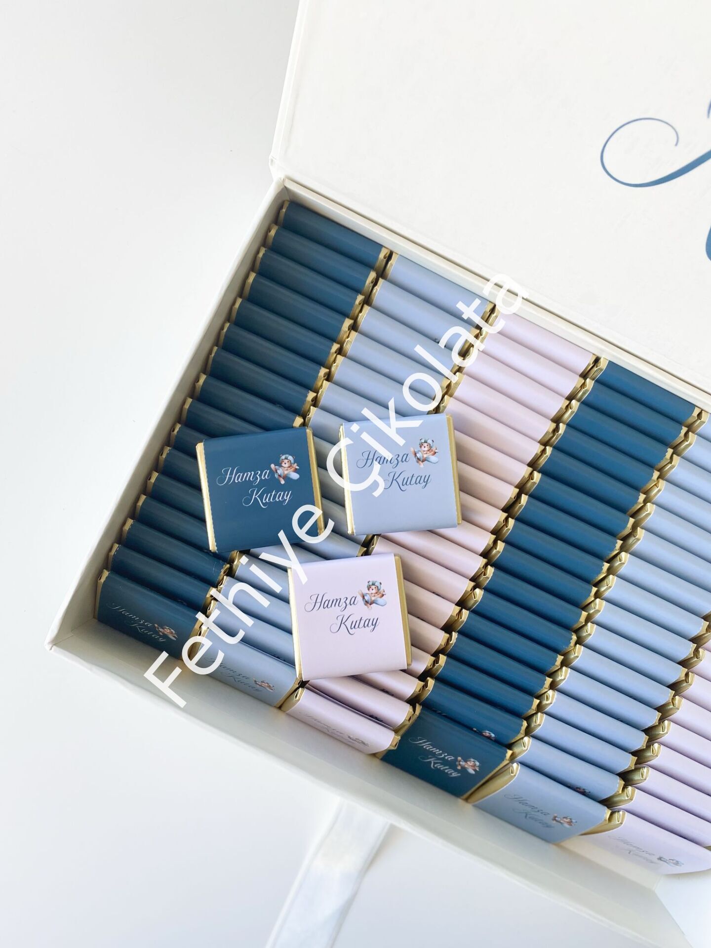 Mukavva Kurdeleli Dekoratif Çikolata Kutusu