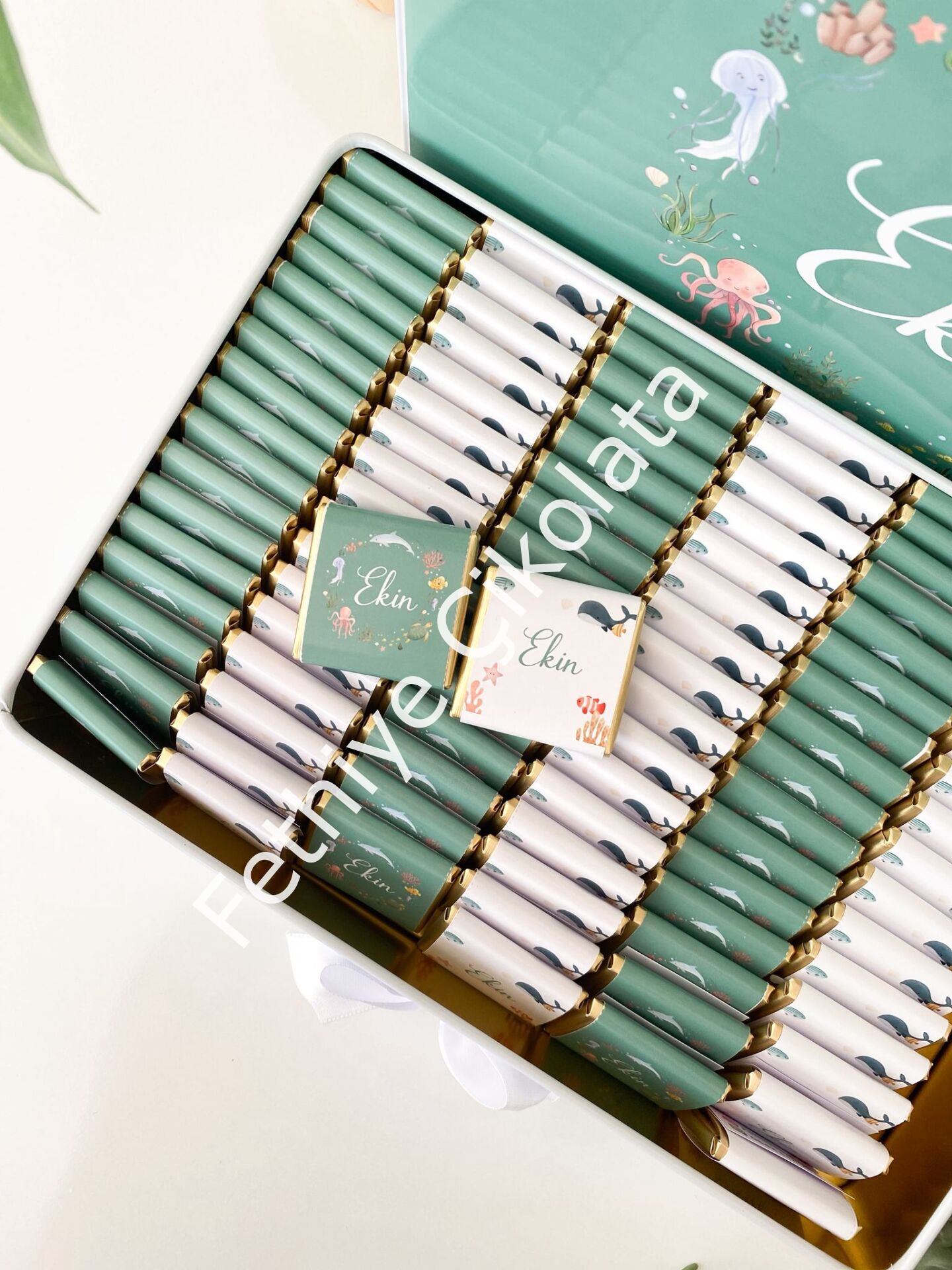 Metal Kutu Bebek Çikolatası