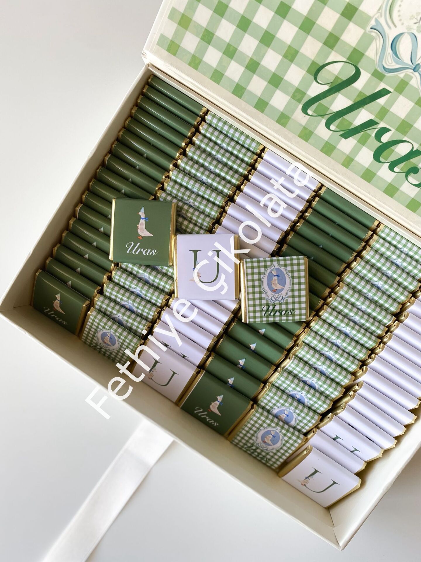 Mukavva Kurdeleli Dekoratif Çikolata Kutusu