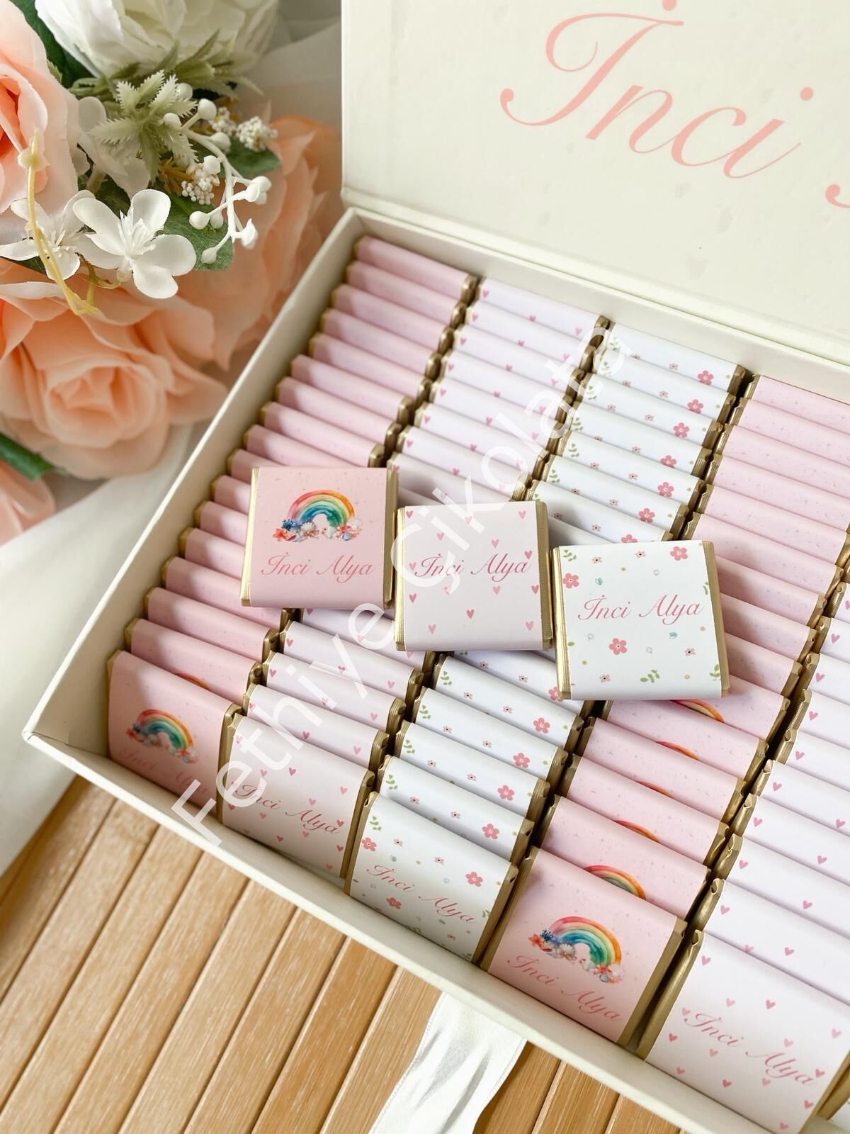 Mukavva Kurdeleli Dekoratif Çikolata Kutusu