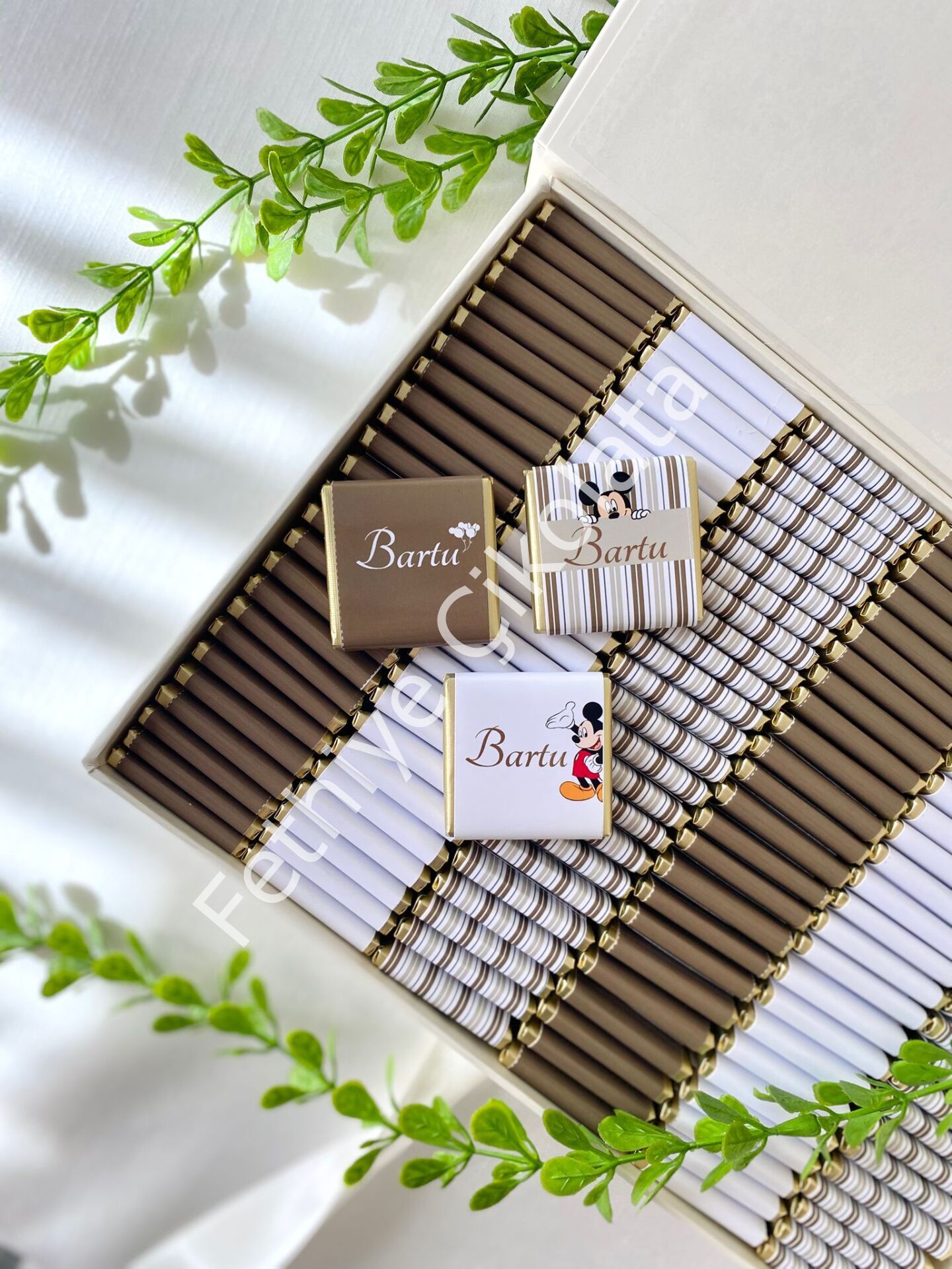 Mukavva Kurdeleli Dekoratif Çikolata Kutusu