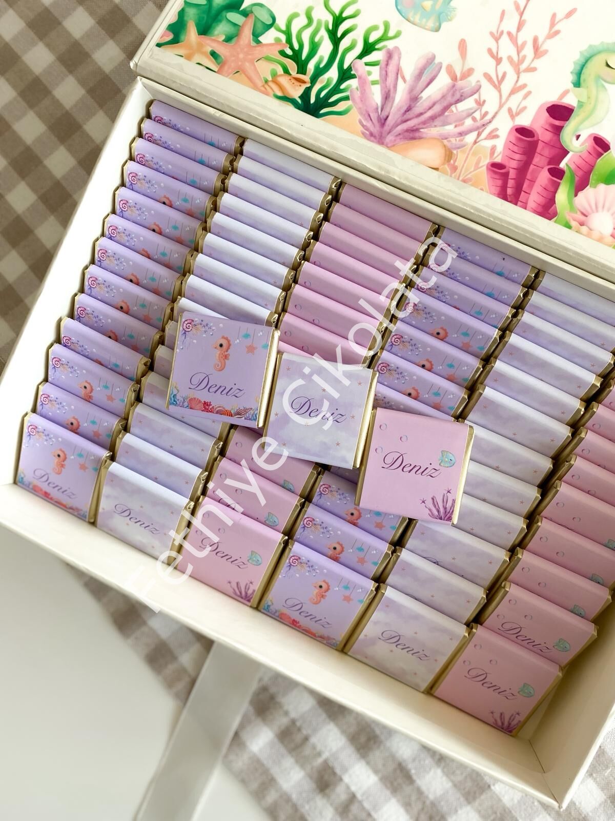 Mukavva Kurdeleli Dekoratif Çikolata Kutusu