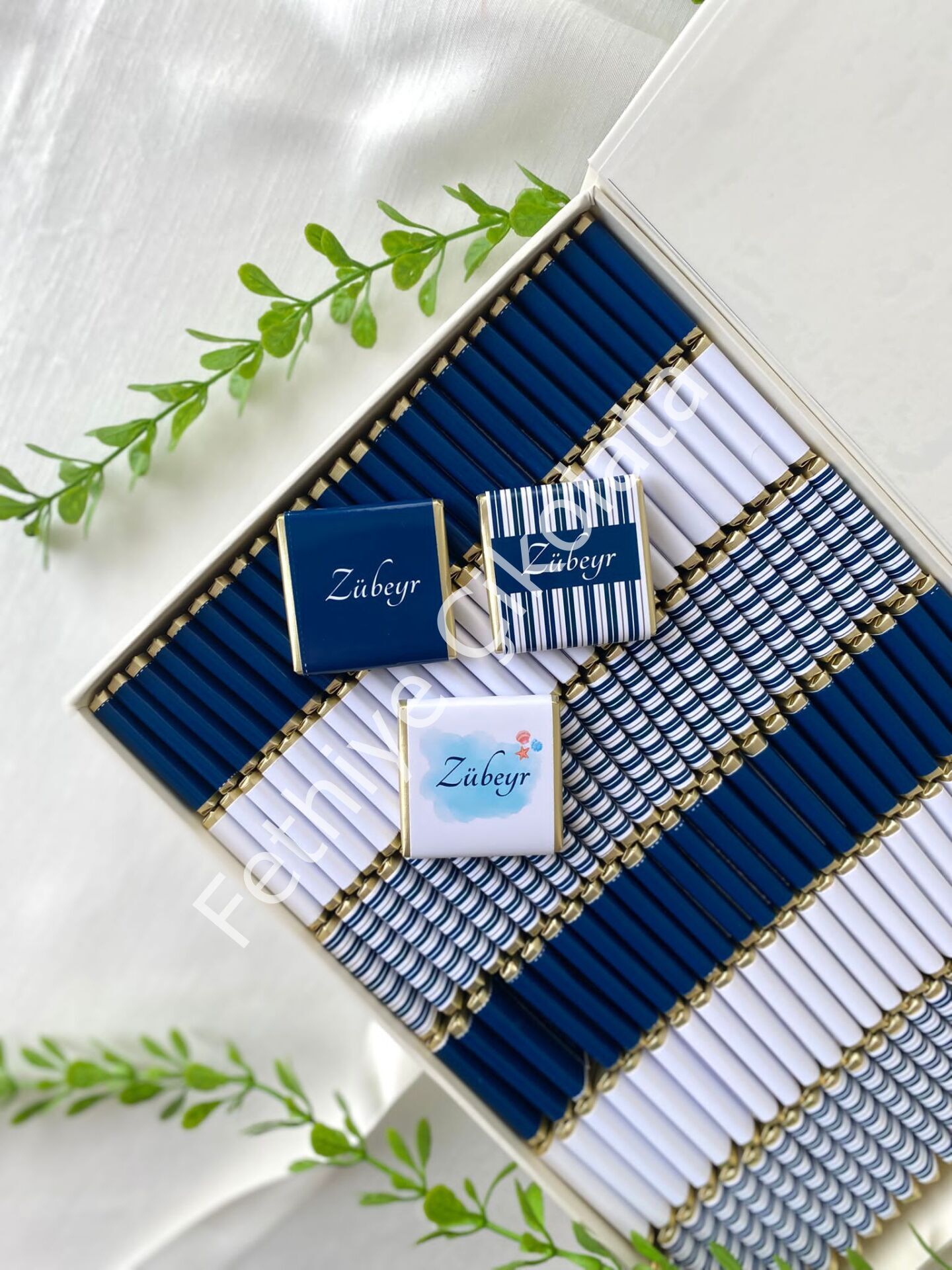 Mukavva Kurdeleli Dekoratif Çikolata Kutusu