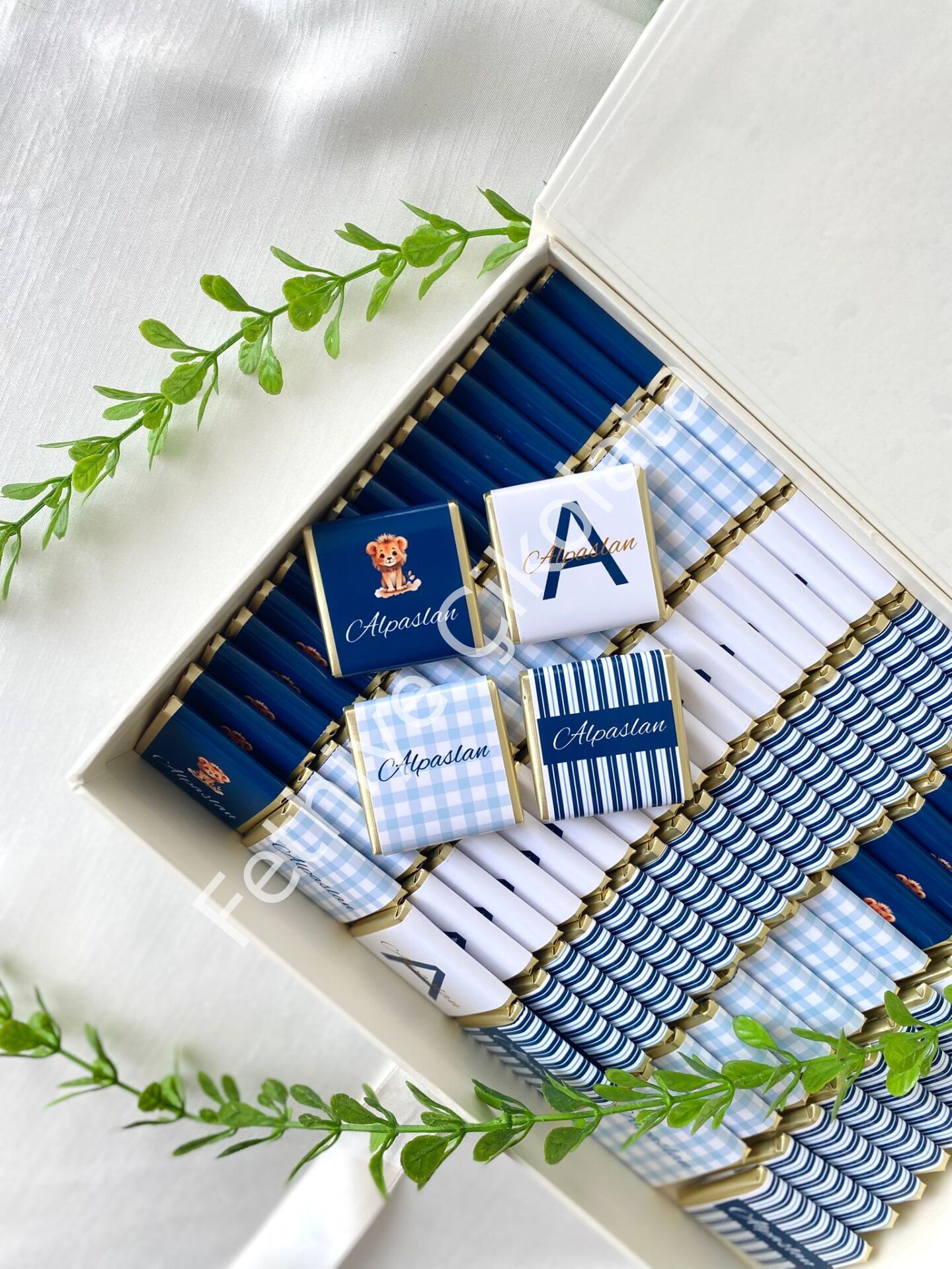 Mukavva Kurdeleli Dekoratif Çikolata Kutusu