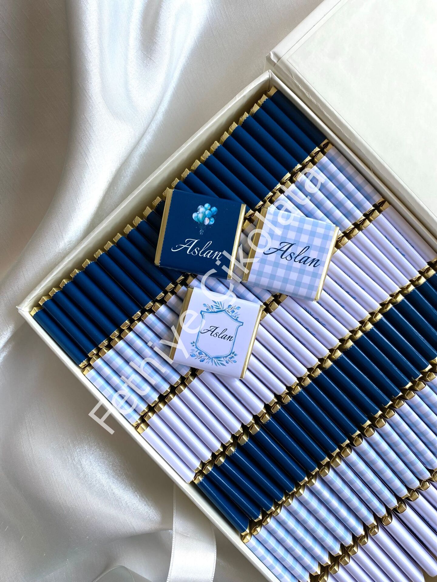 Mukavva Kurdeleli Dekoratif Çikolata Kutusu