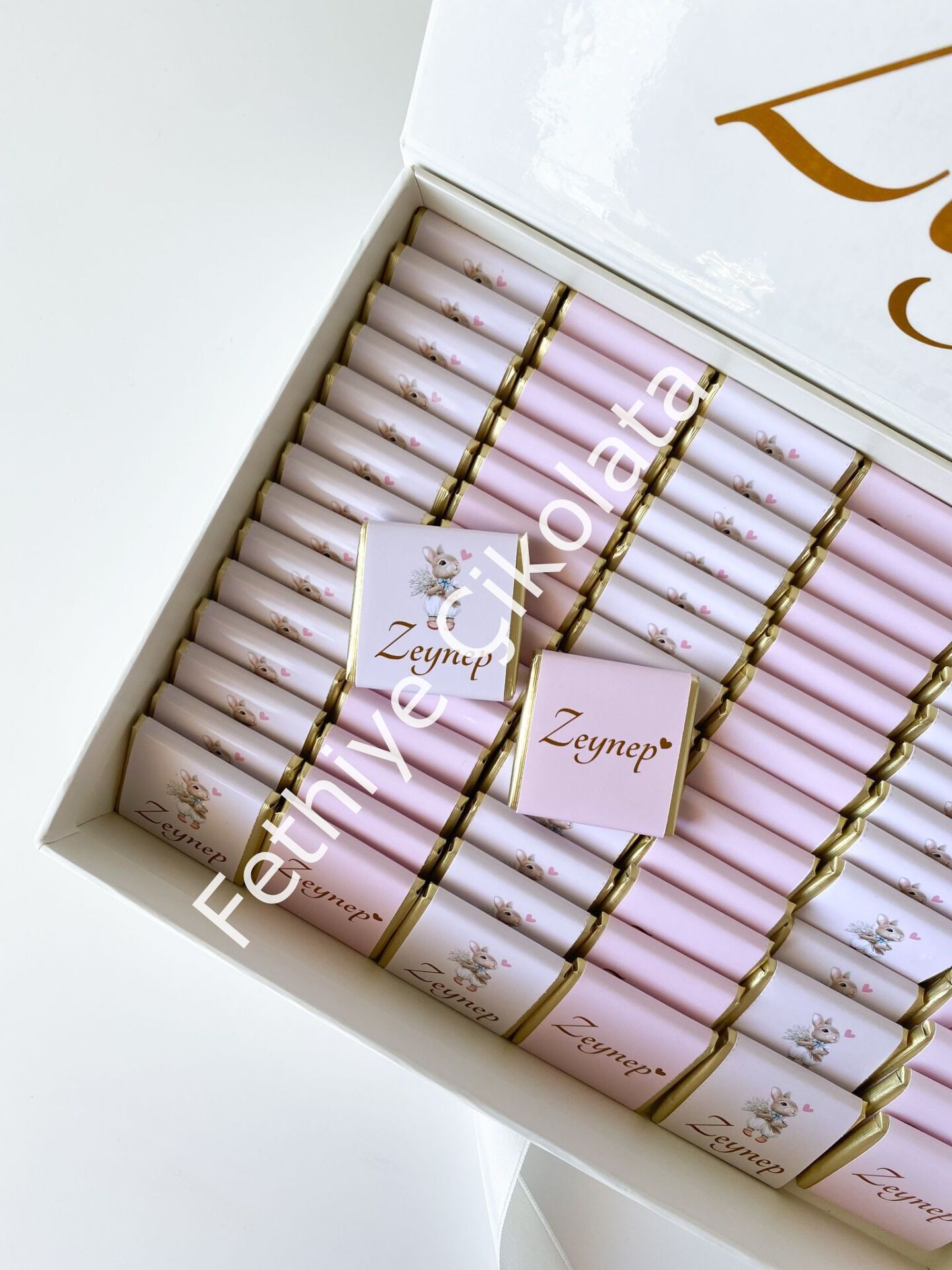 Mukavva Kurdeleli Dekoratif Çikolata Kutusu