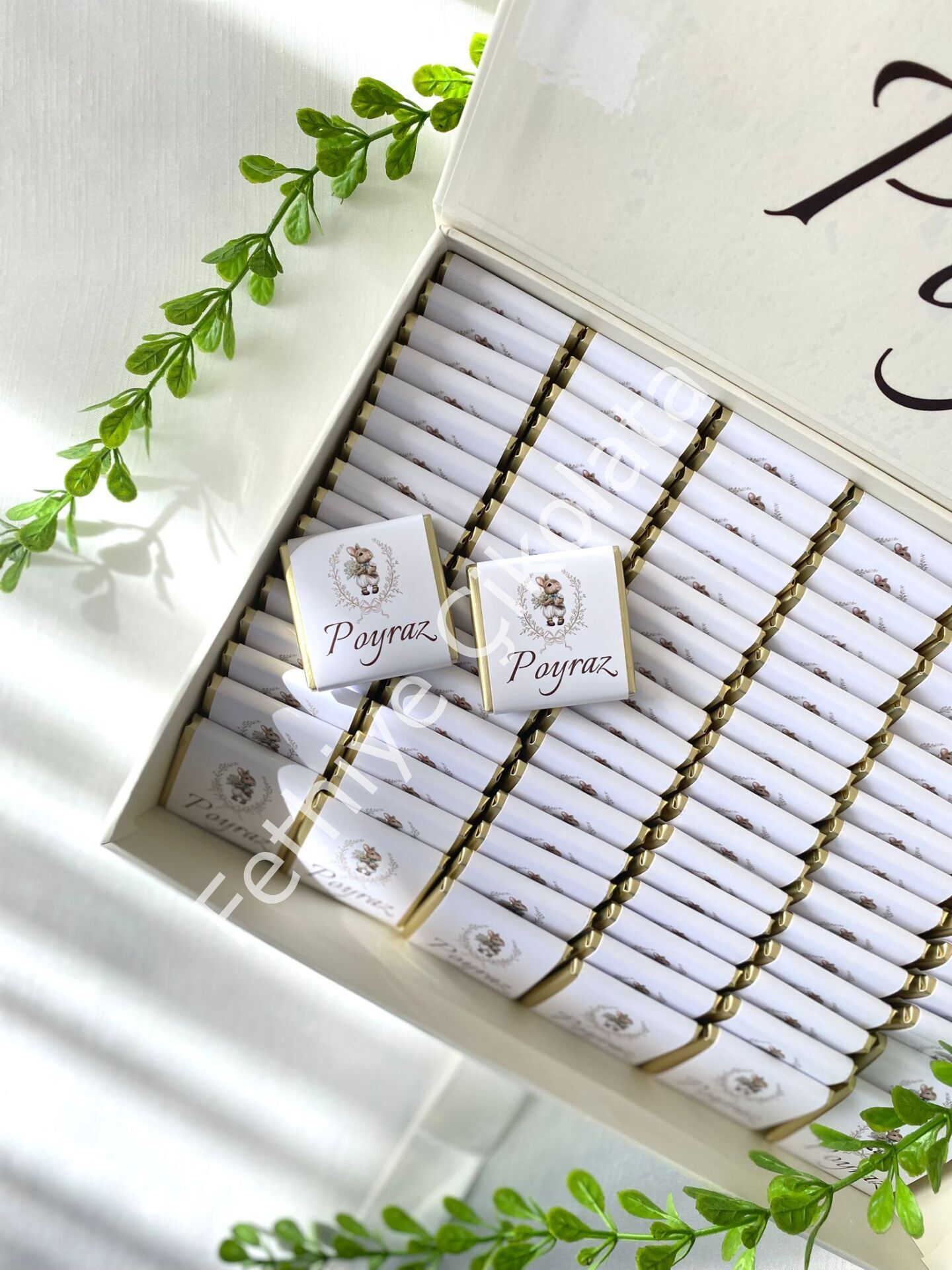 Mukavva Kurdeleli Dekoratif Çikolata Kutusu