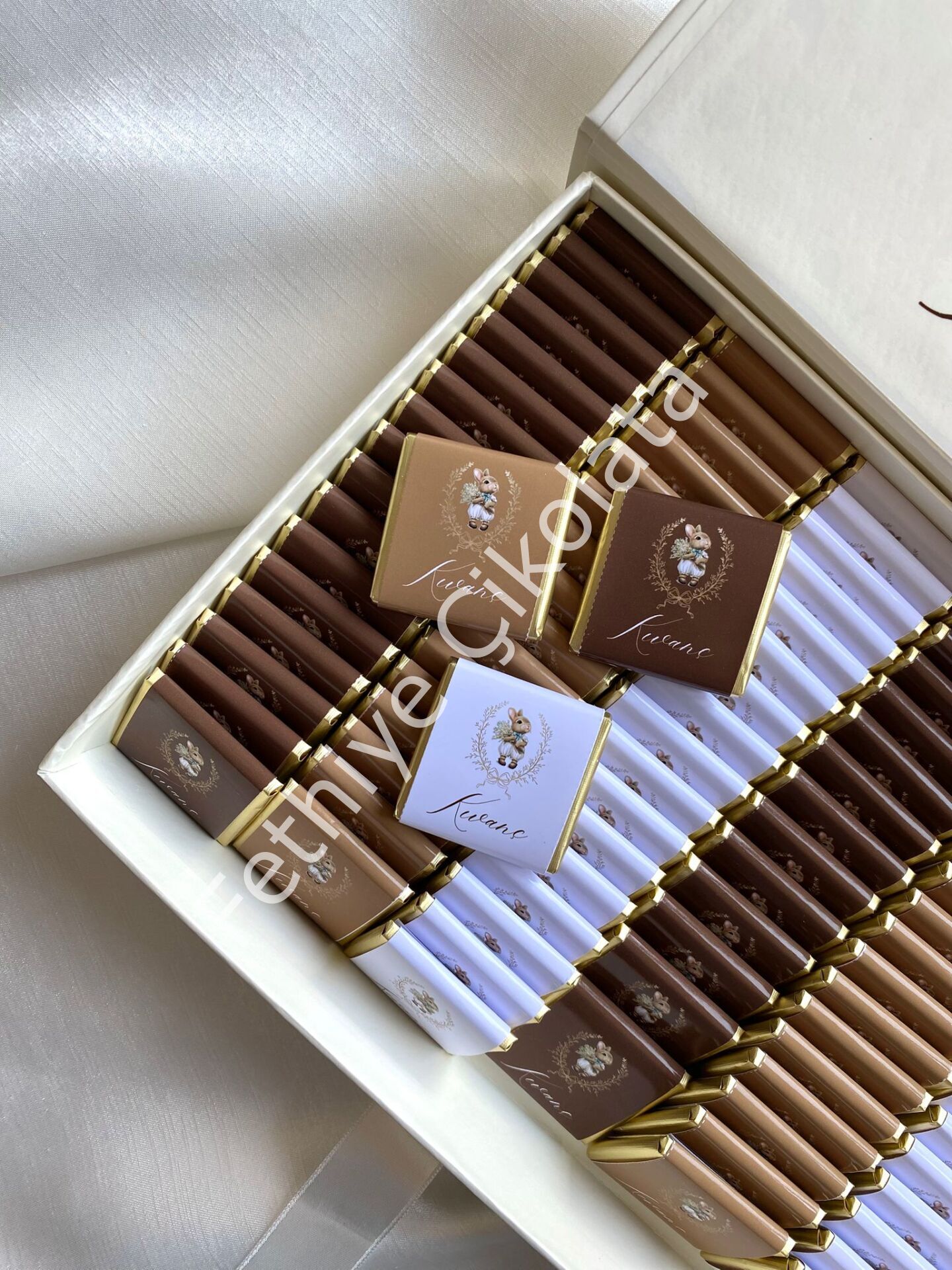 Mukavva Kurdeleli Dekoratif Çikolata Kutusu