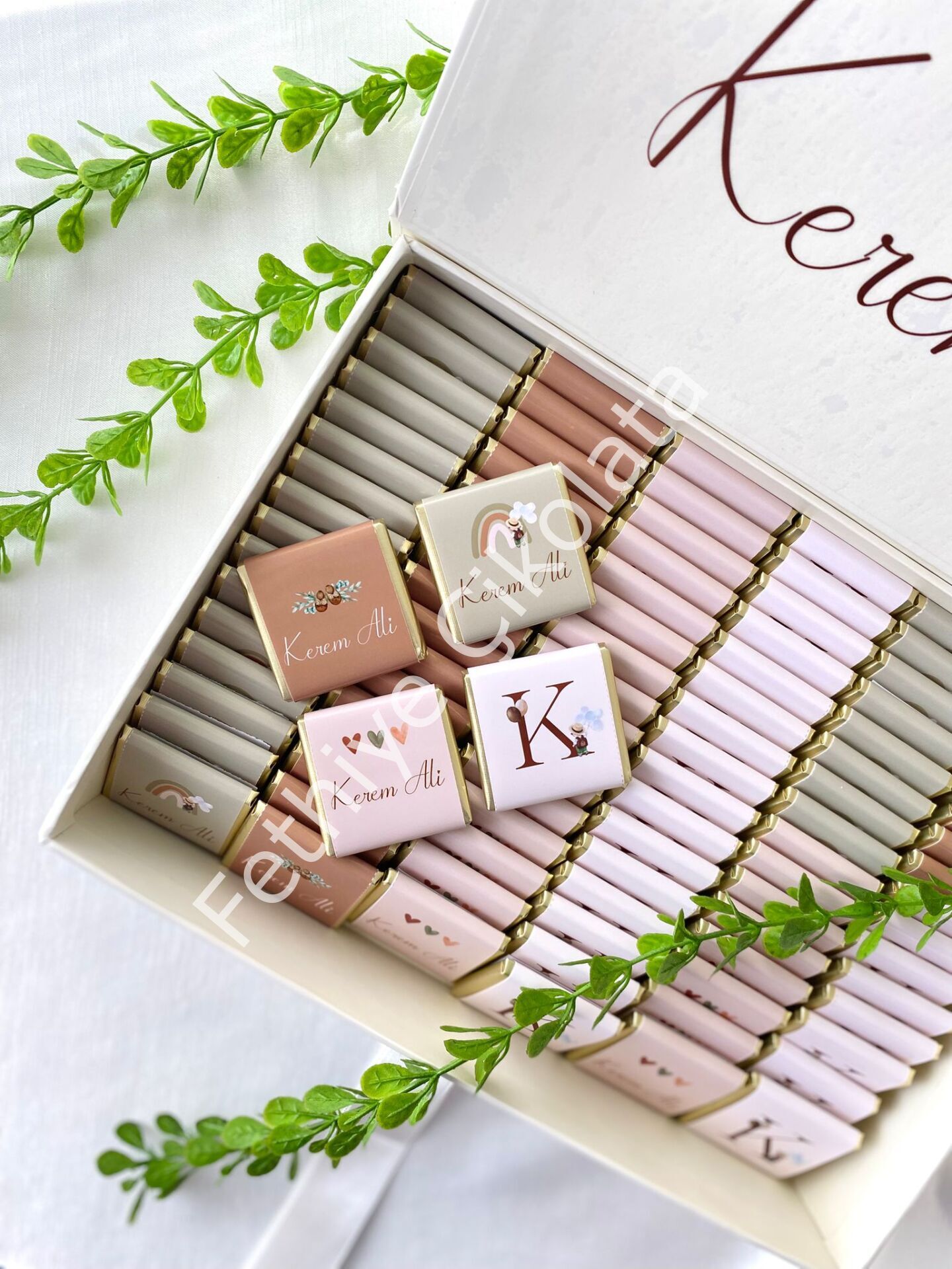 Mukavva Kurdeleli Dekoratif Çikolata Kutusu