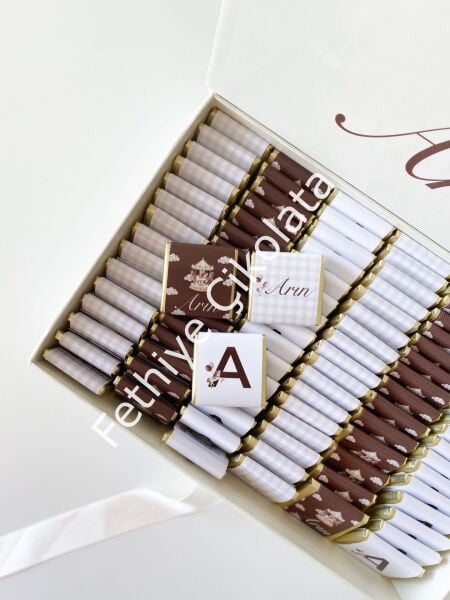 Mukavva Kurdeleli Dekoratif Çikolata Kutusu