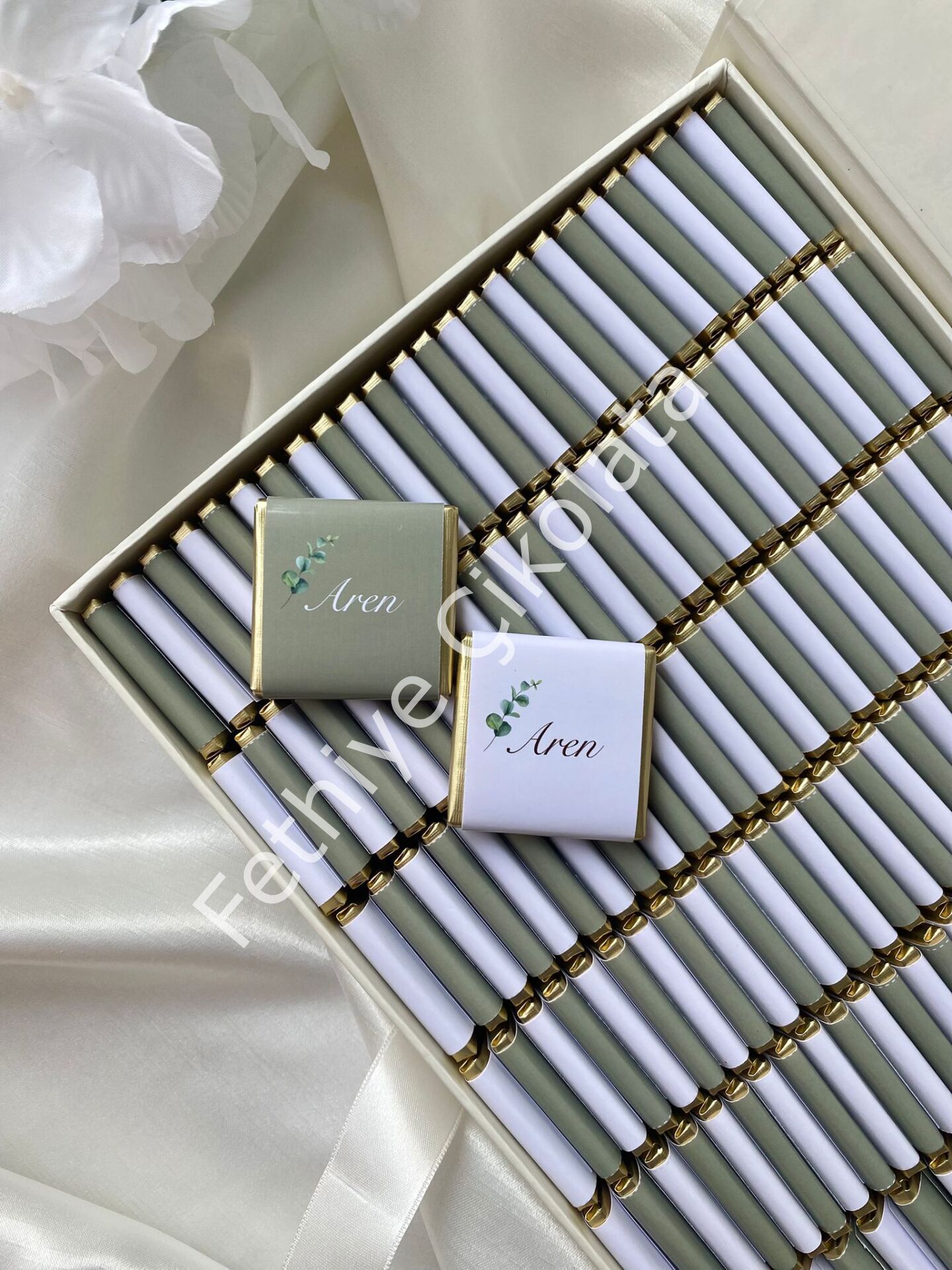 Mukavva Kurdeleli Dekoratif Çikolata Kutusu