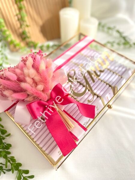 Çiçekli Kız Cam Çikolata Kutusu