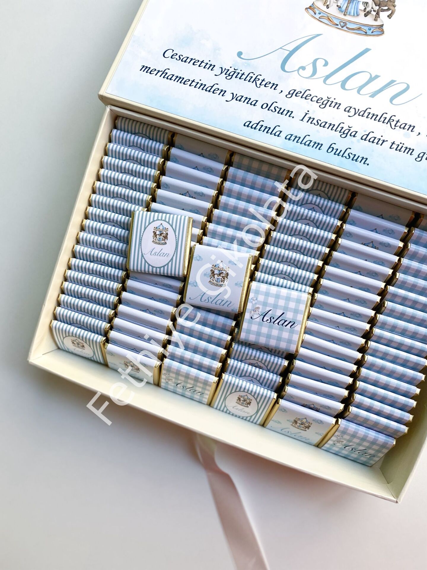 Mukavva Kurdeleli Dekoratif Çikolata Kutusu