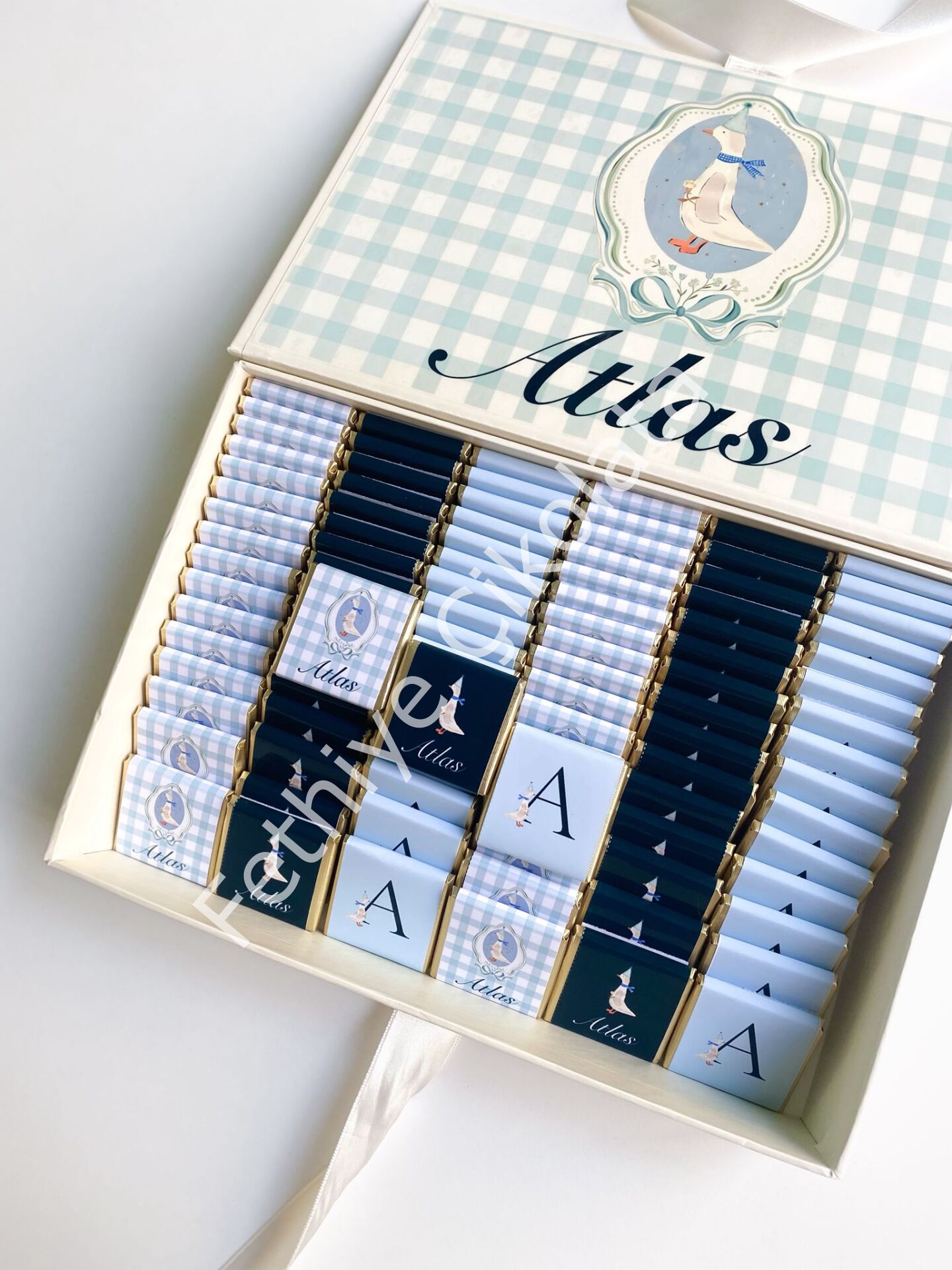 Mukavva Kurdeleli Dekoratif Çikolata Kutusu