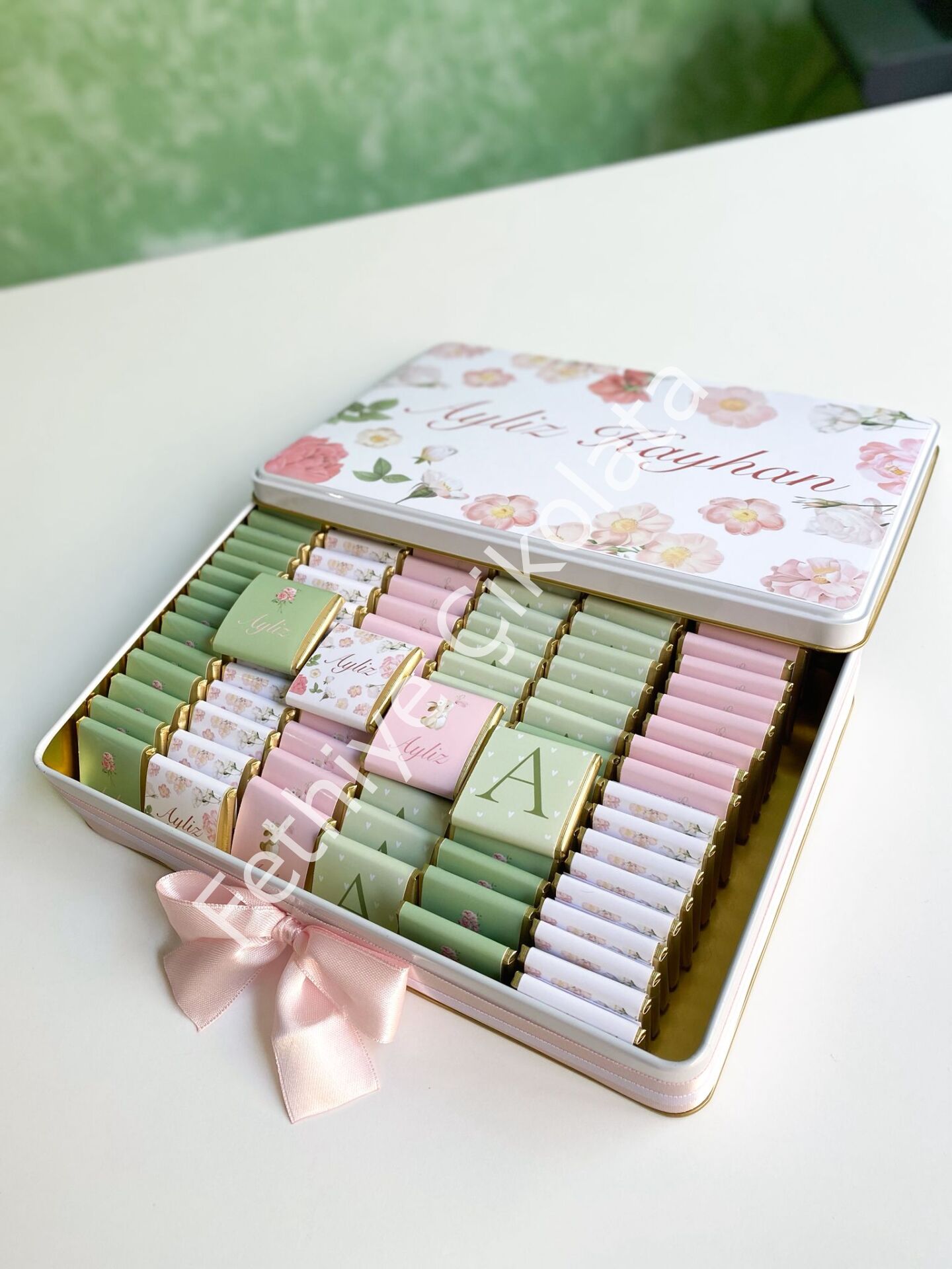 Metal Kutu Bebek Çikolatası