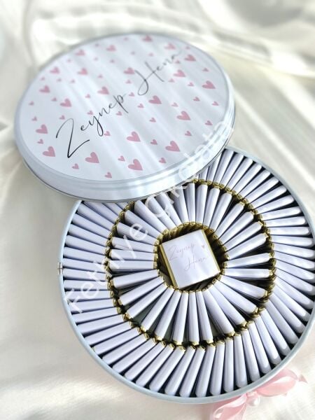 Yuvarlak Metal Kutu Bebek Çikolatası