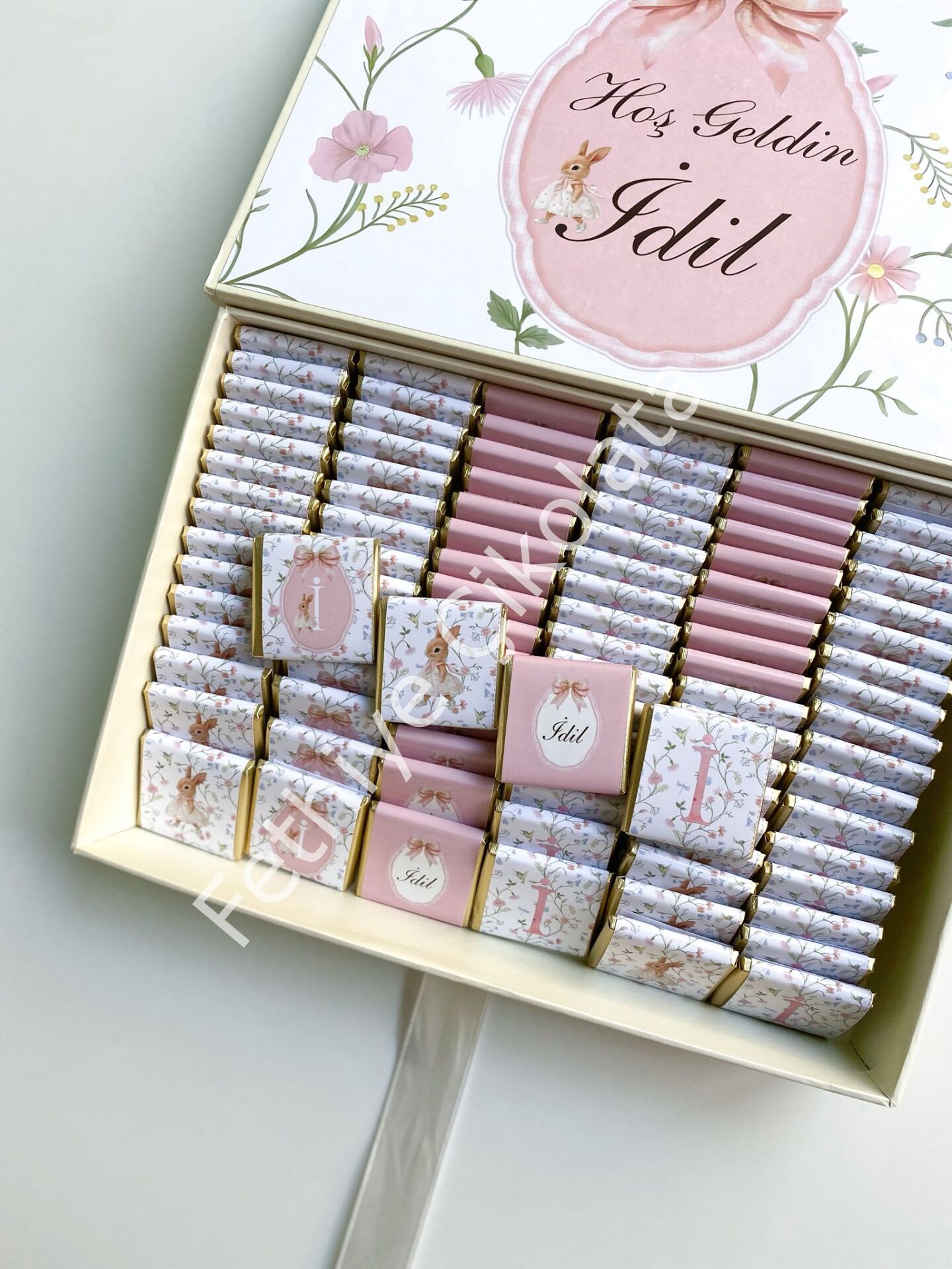 Mukavva Kurdeleli Dekoratif Çikolata Kutusu