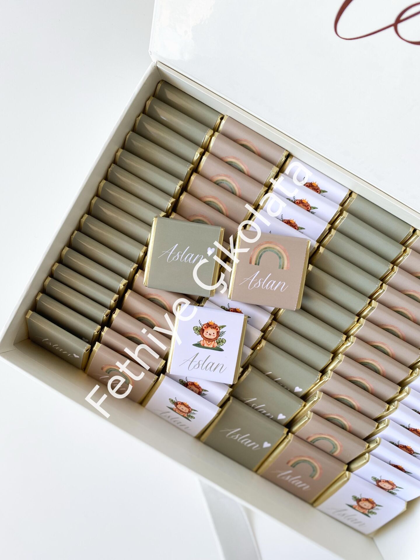 Mukavva Kurdeleli Dekoratif Çikolata Kutusu