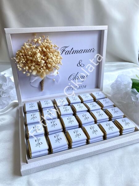 Çiçekli Karton Kutu İsteme Çikolatası