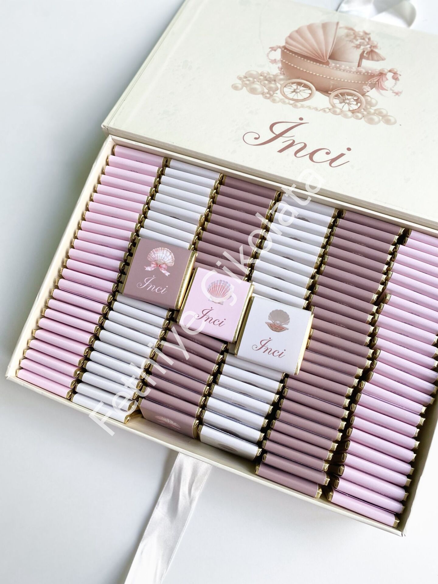 Mukavva Kurdeleli Dekoratif Çikolata Kutusu