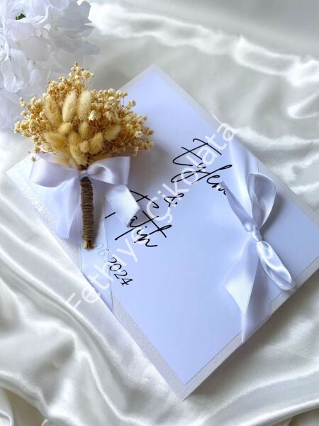 Çiçekli Karton Kutu İsteme Çikolatası