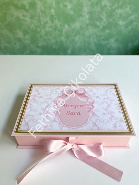 Mukavva Kurdeleli Dekoratif Çikolata Kutusu