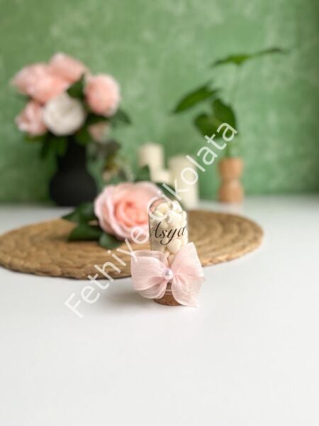 Ters Fanus İçerisinde Kalpli Şekerleme