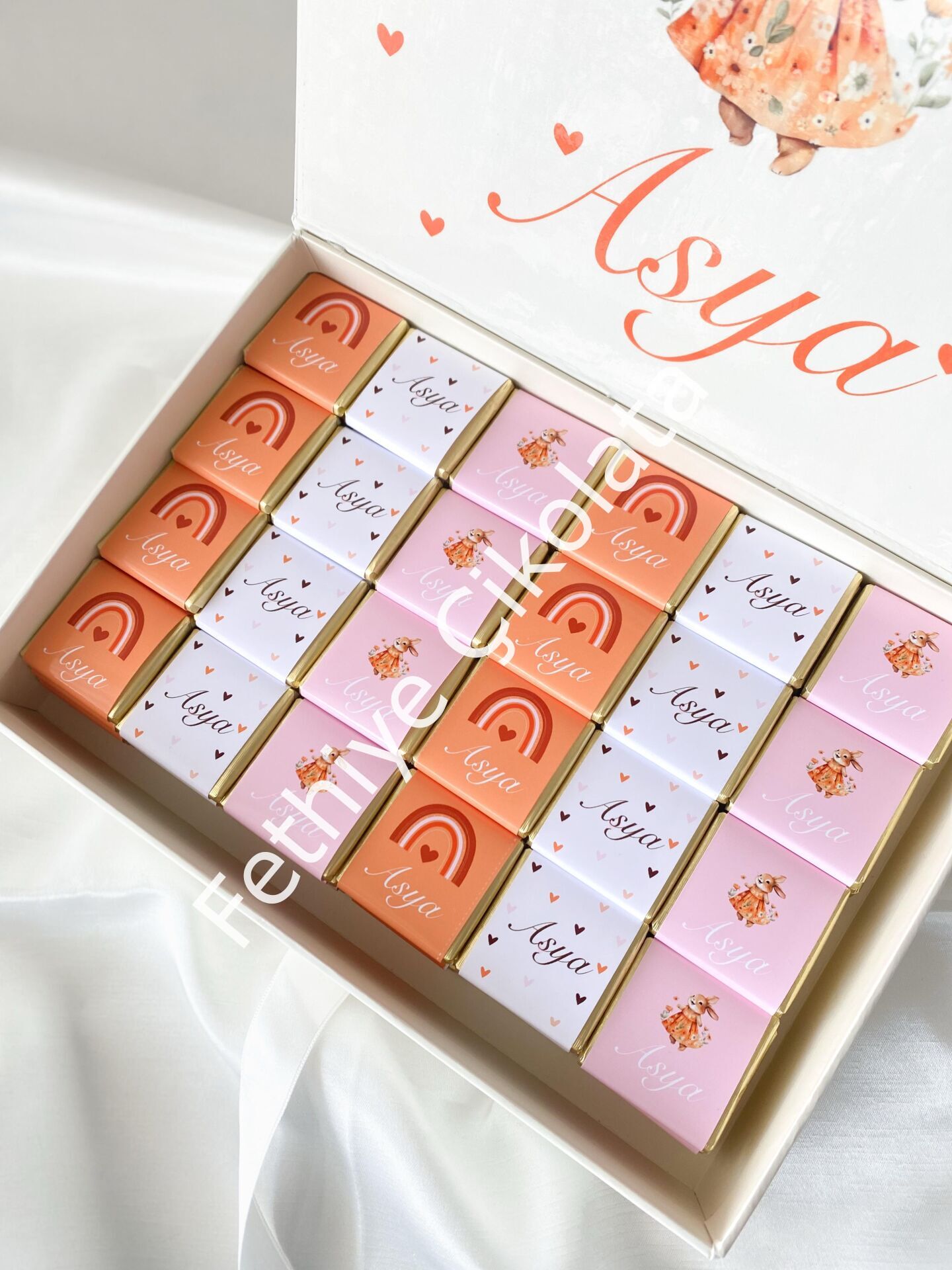 Mukavva Kurdeleli Dekoratif Çikolata Kutusu